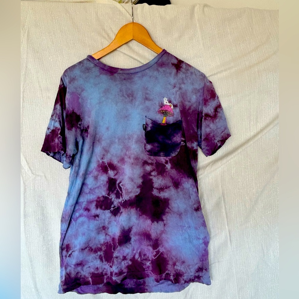 RIP-N-DIP graphic tee